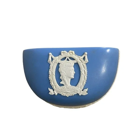 Bulova Resin Dolly Madison White And Blue Collection Box Box Only - Picture 2 of 13